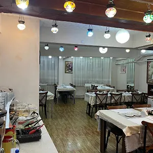 2* Szálloda Paris